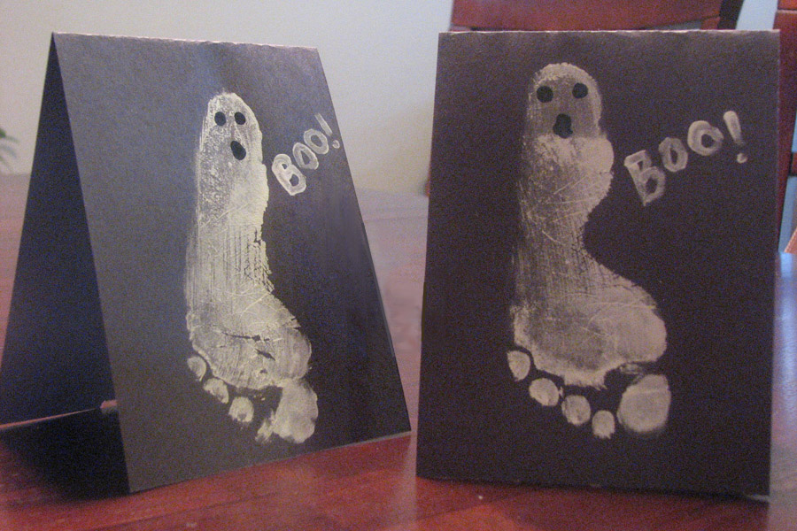 Boo! This scary foot craft is perfect to do with your kids for Halloween