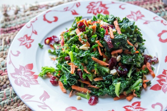 An easy kale salad recipe the whole family will love? Sign me up! // evolvingmotherhood.com