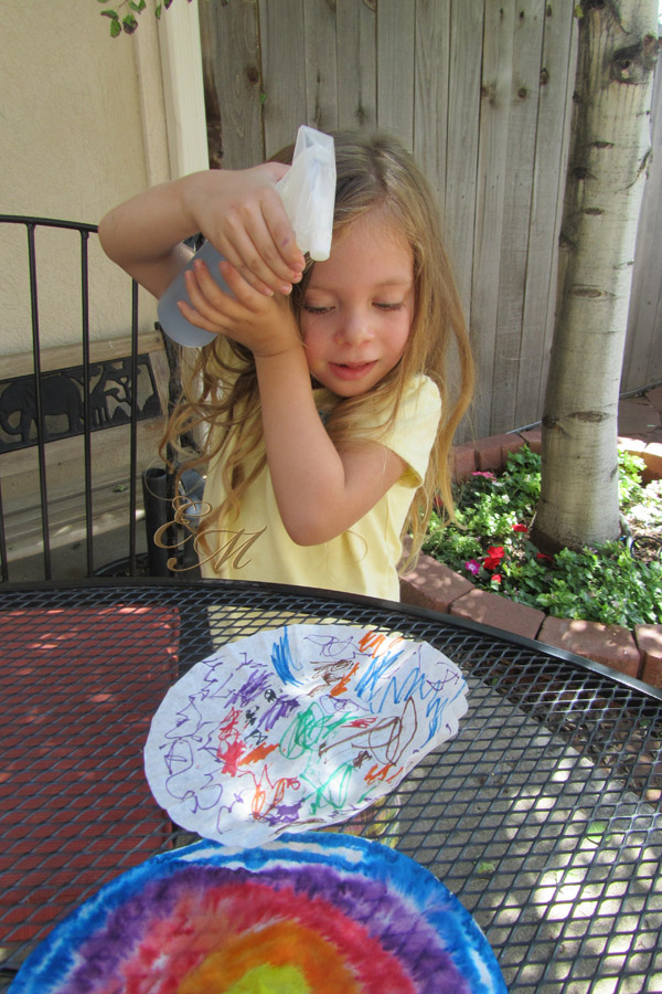 Easy Craft Idea: Tie-Dye Paper - Evolving Motherhood