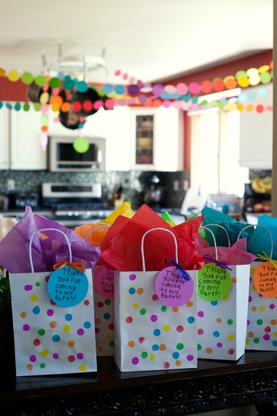 29 Incredible Ideas for a Party Bag (Unique Party Favors!)